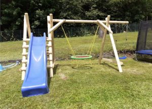 SWINGING CIRCLE WITH SLIDE