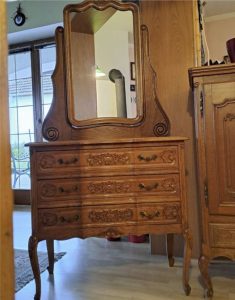 Dresser with mirror and 3 drawers see photo-