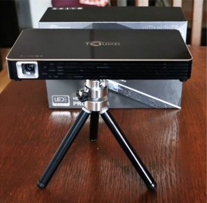 Smart multimedia projector TOMEI
