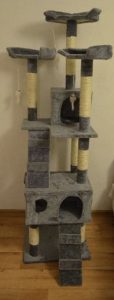 I am selling a quality cat scratching post, scratching post, tree.