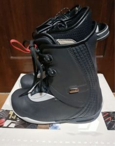 I am selling new APX5 v.41 snowboard boots