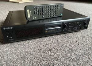 Minidisc Sony MDS-JE500 with remote control