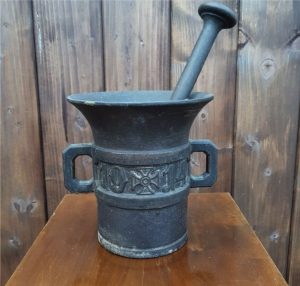 Cast iron mortar with meritorious cross 1914