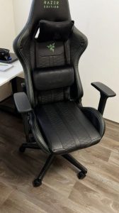 Comfortable computer chair (used for 6 months)