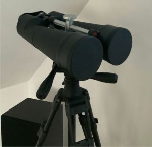 Hunting or astronomical binoculars