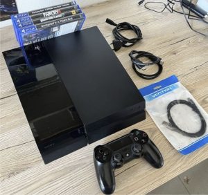 PlayStation 4 / PS4 Fat 1TB + 1x Controller, 4x Game