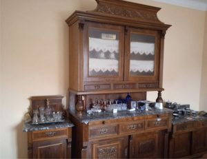 Antik konyhai kiszolgáló szekrénysor granit lapos eladó