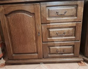 Rustic chest of drawers