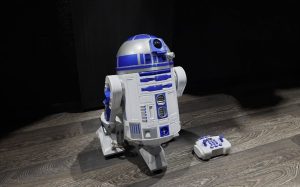 R2-D2 interaktív távirányítós droid.