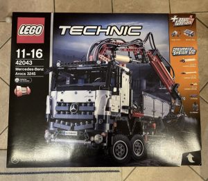 Lego Technic 42043 - Mercedes Benz Arocs - új bontatlan