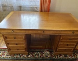 Wooden desk with classic drawers