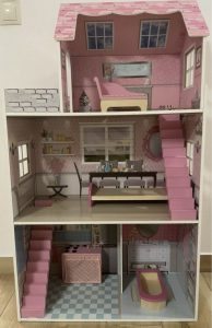Doll house XL 106 cm + furniture