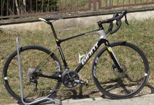 2017 Giant Defy Advanced Pro 2 Road Bike with Carbon Wheels