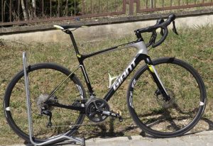 2017 Giant Defy Advanced Pro 2 Karbon kerekkel országúti kerékpár outi