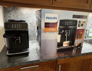 Philips 2200 Series Automatic Coffee Machine + Aquaclean water softener water filter!
