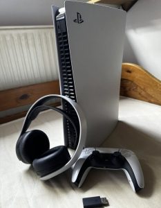 PS5 d Edition for sale + gift with Pulse 3D headphones!