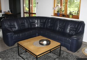 Leather corner set in good condition