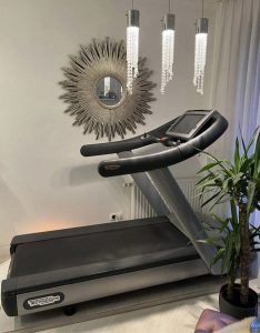 Futópad - Technogym Run Excite 900 felújított profi futópad eladó