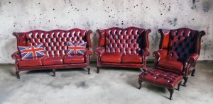 Beautiful original English chesterfield Queen Anne winged leather sofa set